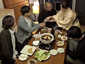 忘・新年会で五十路義母の中出し乱交盗撮 サンプル動画サムネイル